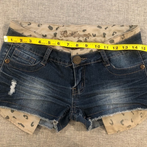 Y2K Vintage Ultra low-rise Jean Short Shorts Size 5/6 - Picture 3 of 5